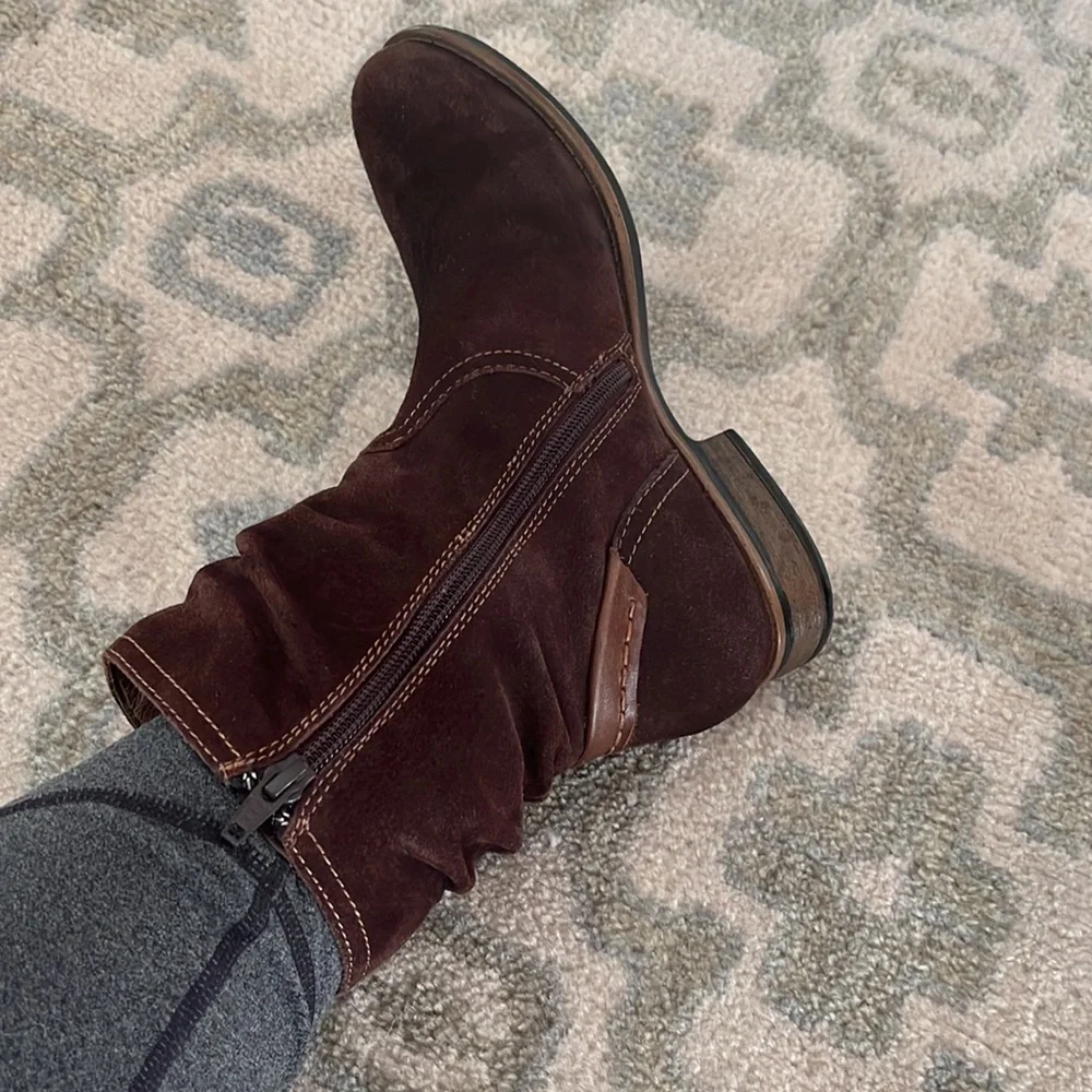 Earth brown suede boot size 7.5 - Picture 4 of 8